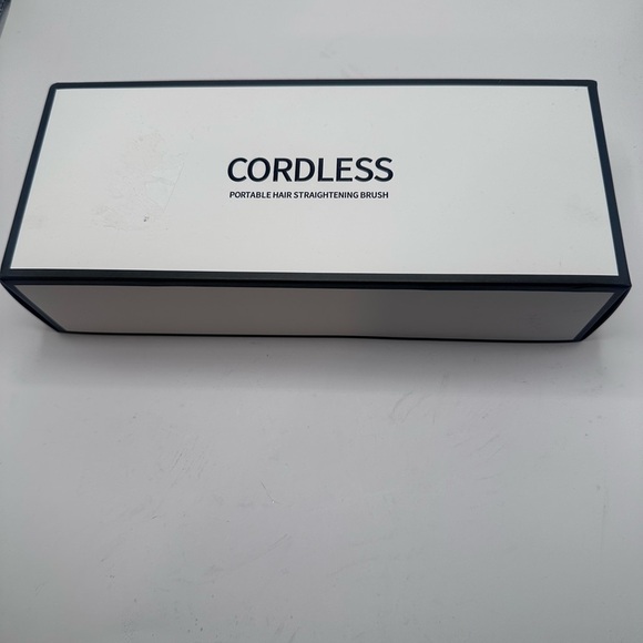 Portable hair straightener, electronic, easy to care - Picture 3 of 5